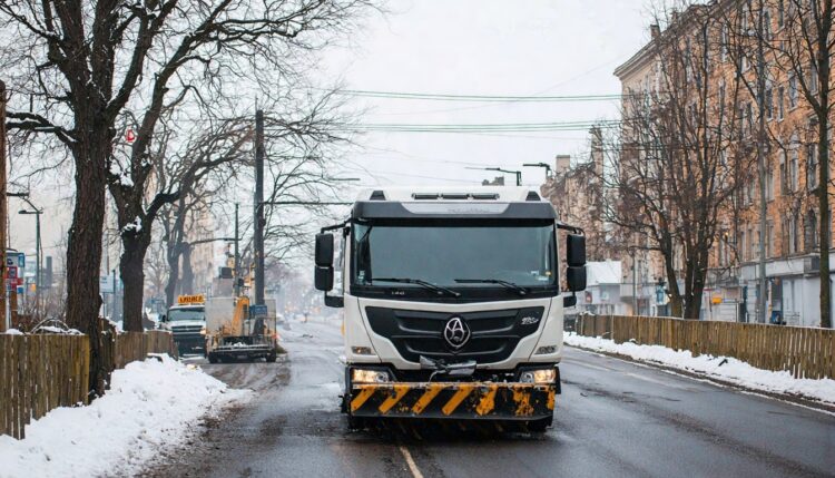 Что такое навесная дорожная техника и как подобрать оборудование для содержания дорог